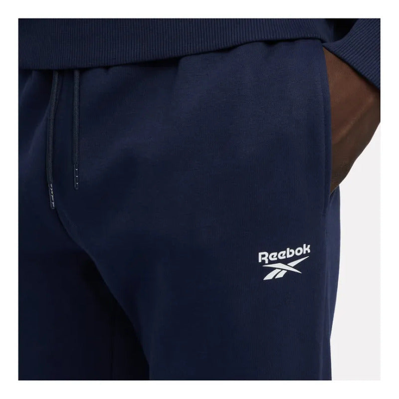 Pantalon Buzo Deportivo Reebok Hombre Small Logo Fleece Cuff Azul